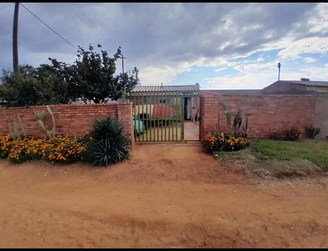 2 BEDROOM HOUSE FOR SALE IN BRAM FISCHERVILLE